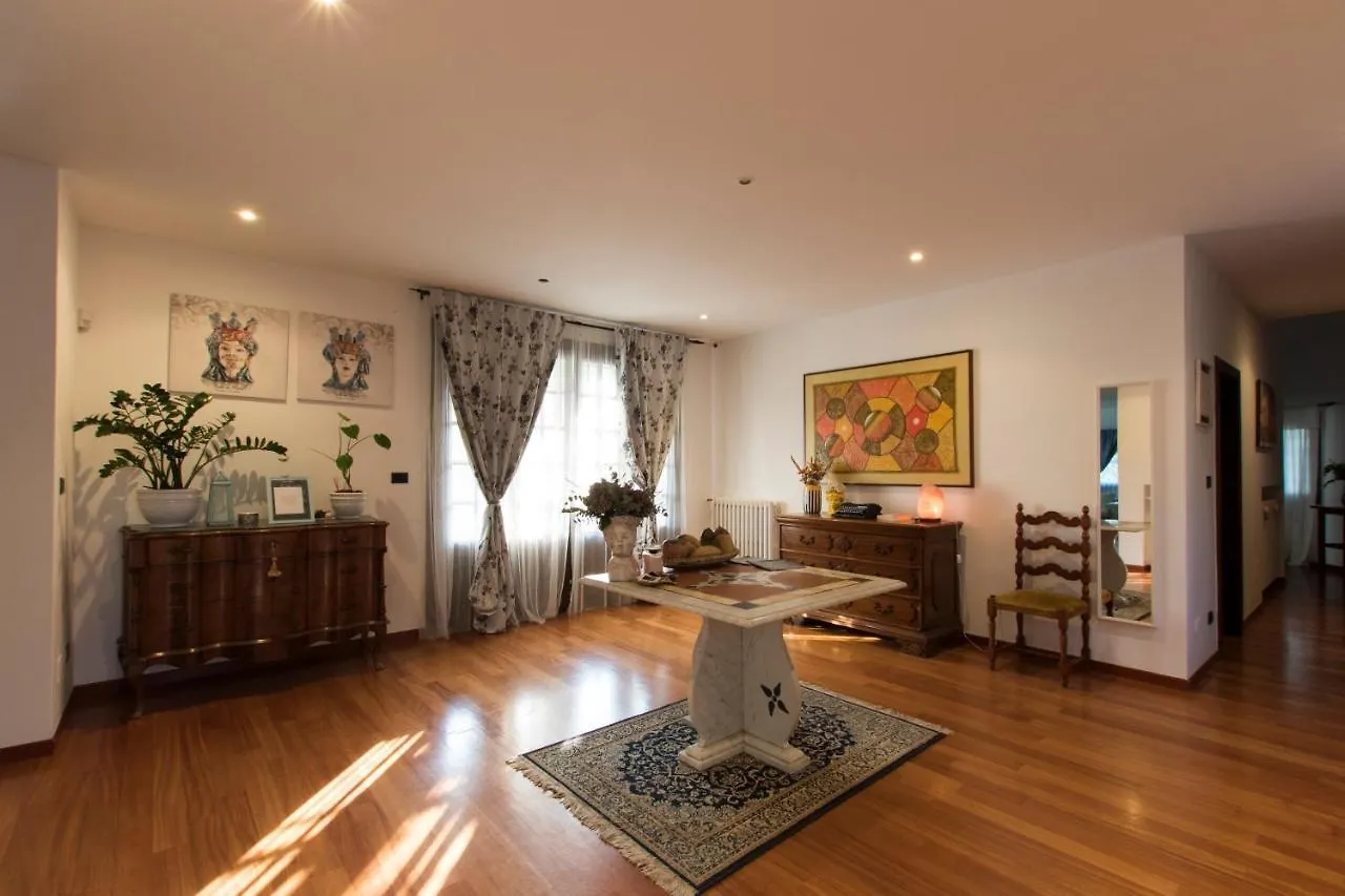Bed and Breakfast Ca'stello23 Sala Bolognese 0*,  Italien